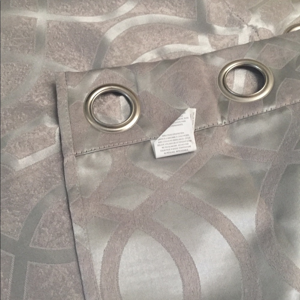 Curtains - Picture 4 of 5